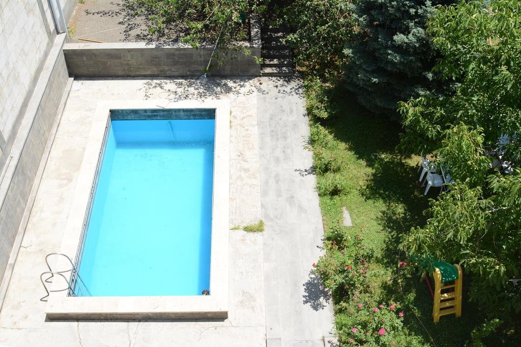 Villa Rosa Jerevan Exteriör bild